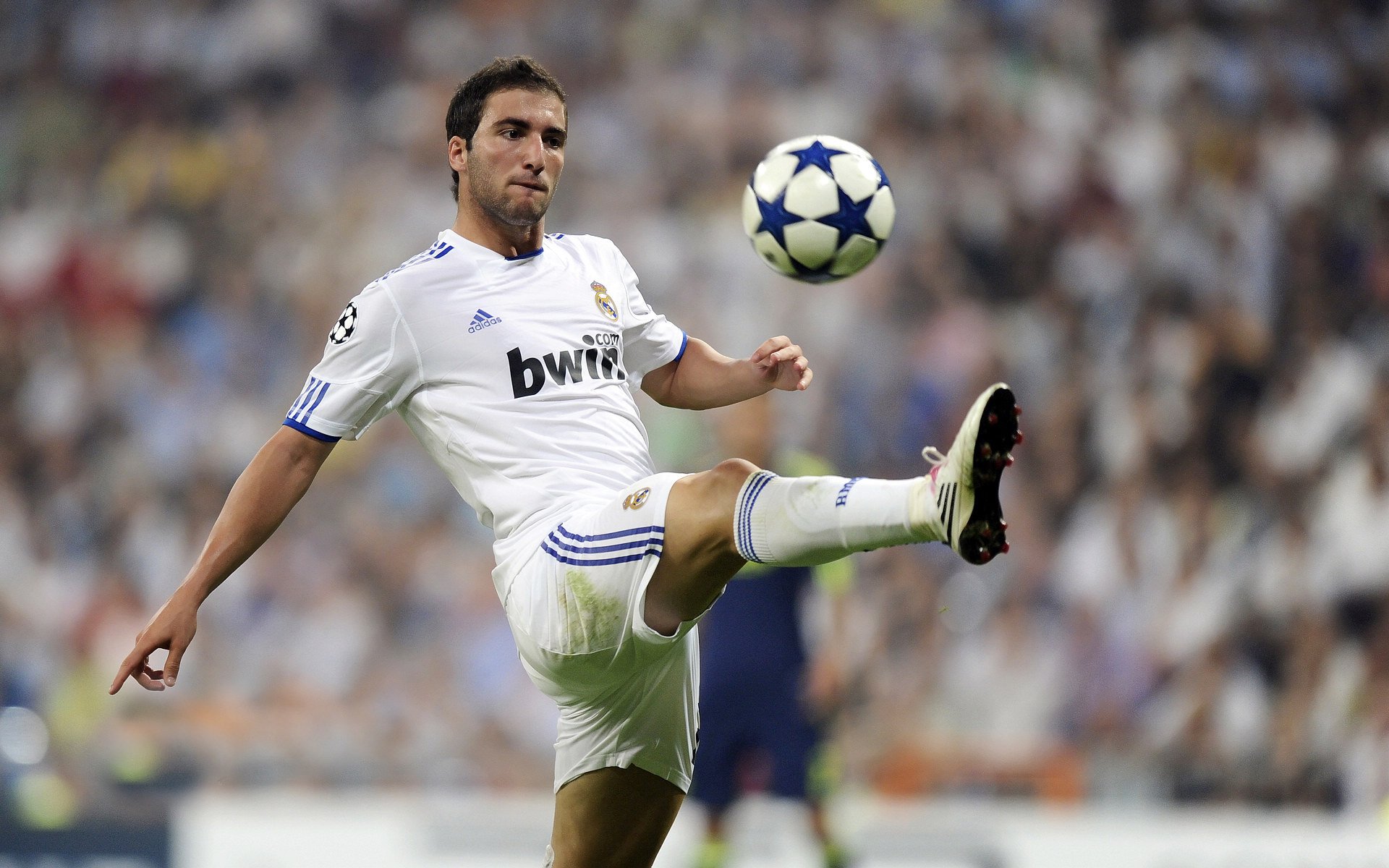 法甲激战正酣：球场上的智勇较量，法甲 经典比赛